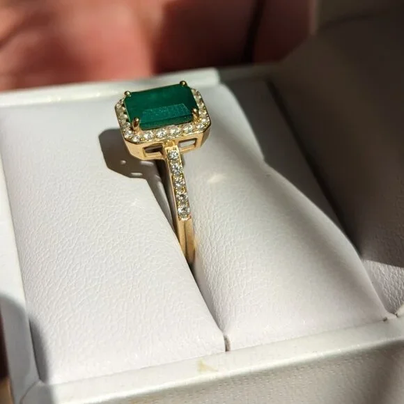 14 K gold ring Emerald Stone - Picture 2 of 4